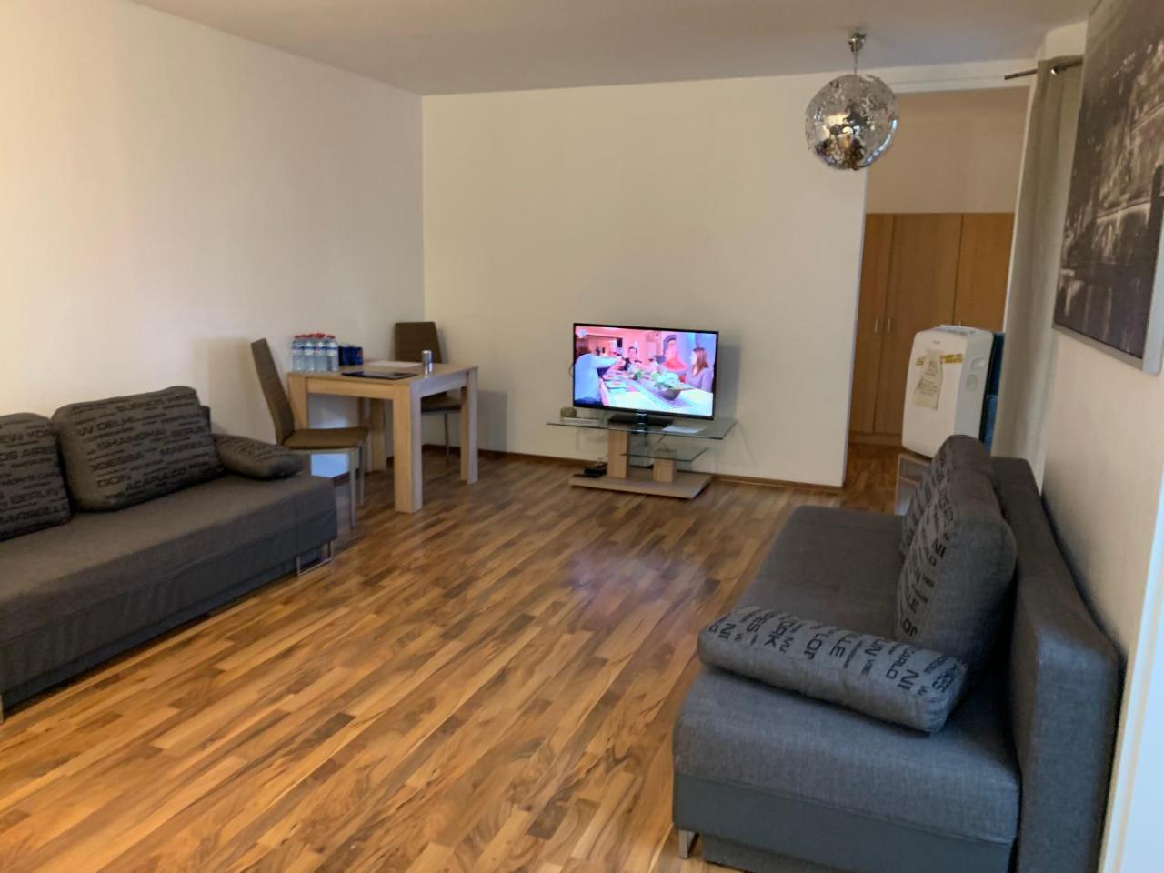 דירות מינכן Kn Kahtan Boarding House מראה חיצוני תמונה