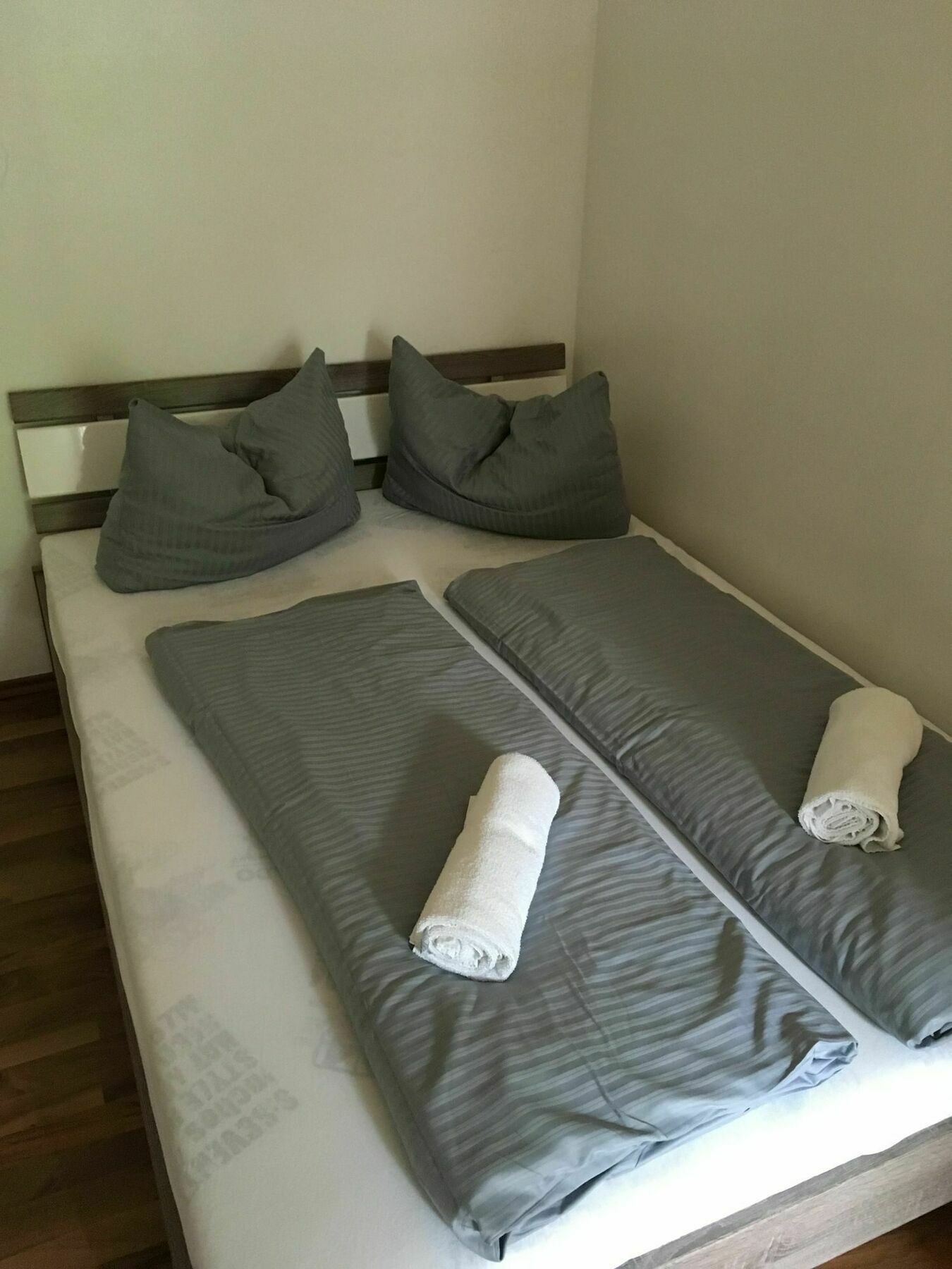 דירות מינכן Kn Kahtan Boarding House מראה חיצוני תמונה