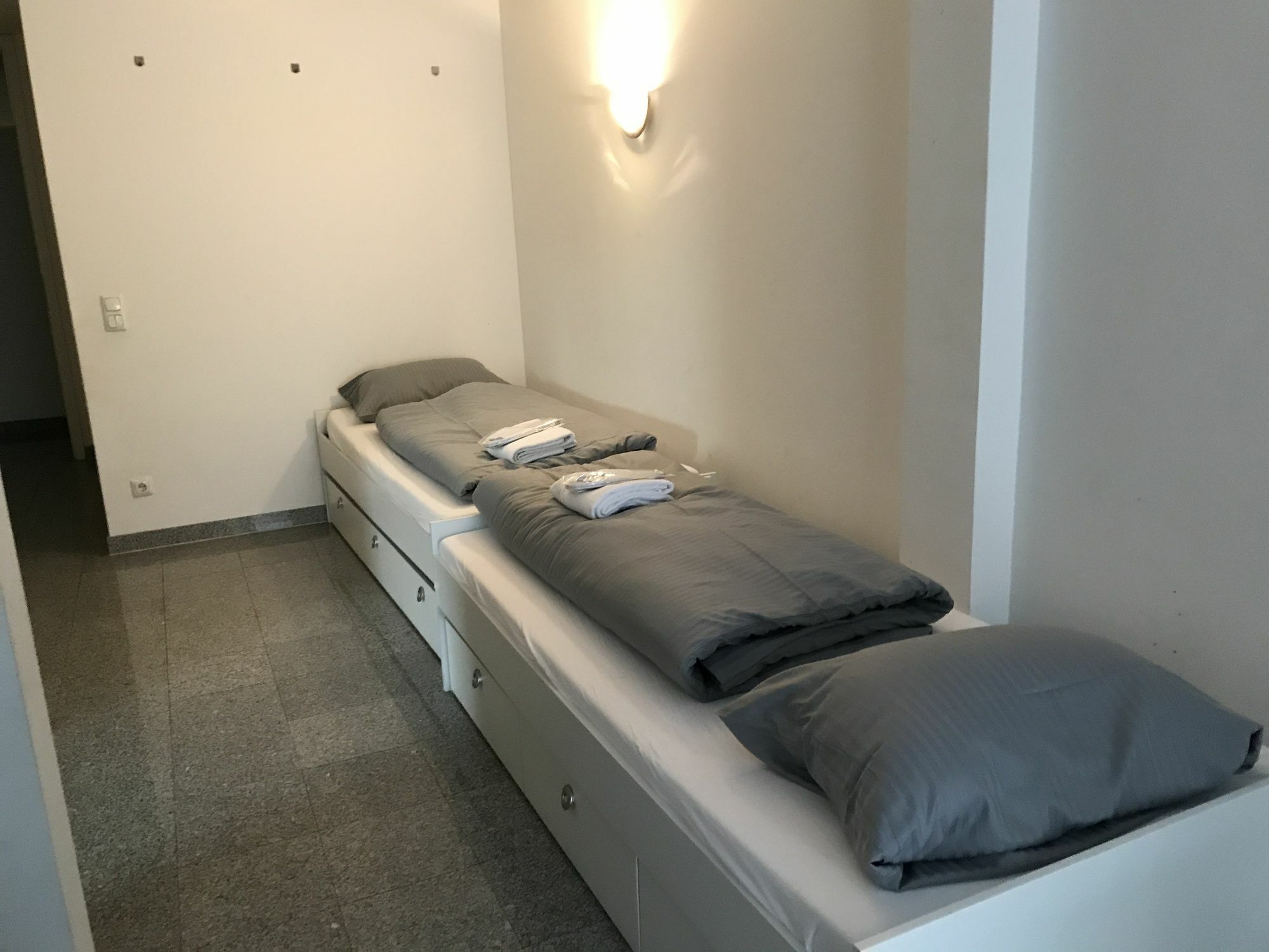 דירות מינכן Kn Kahtan Boarding House מראה חיצוני תמונה