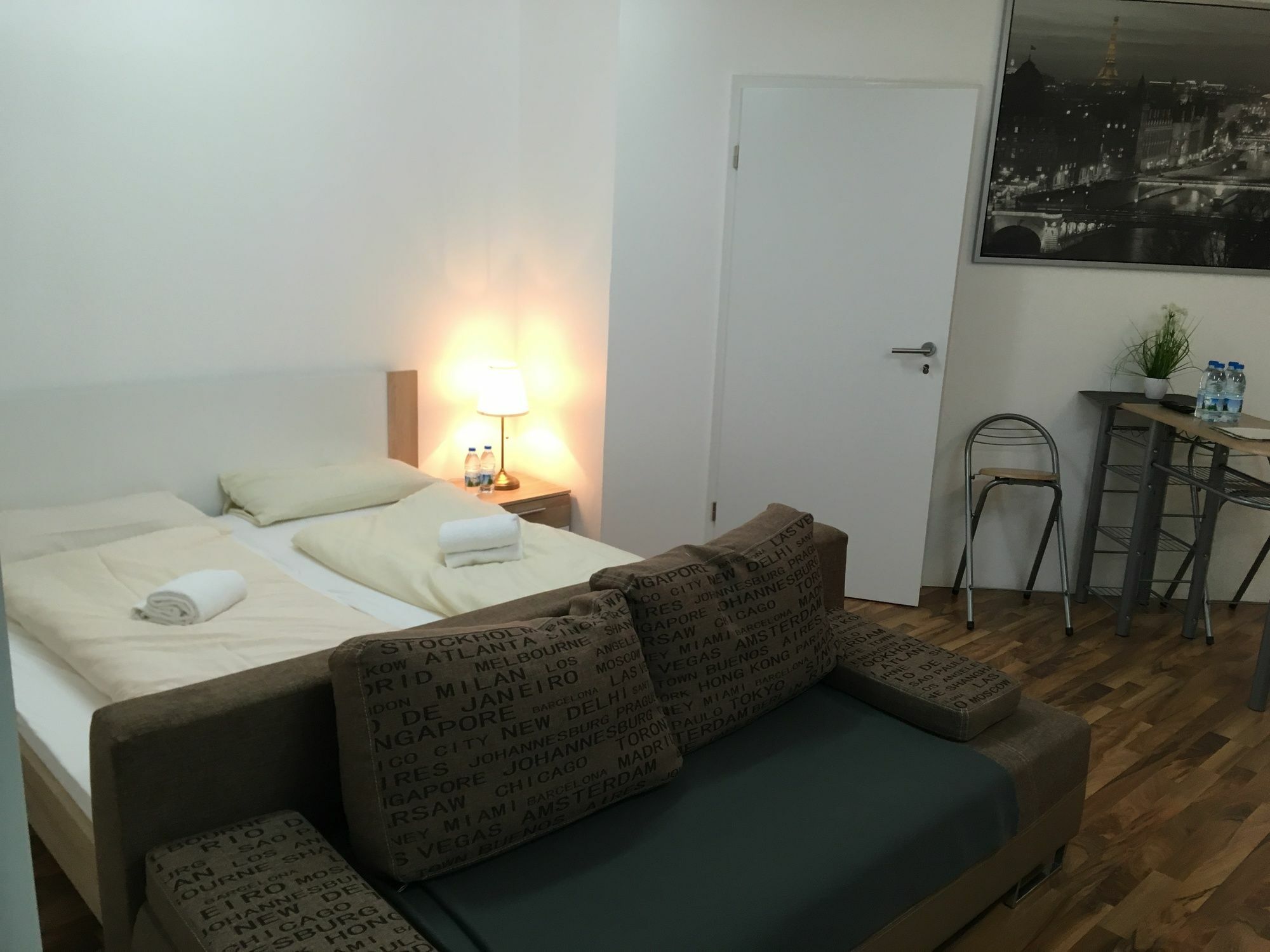 דירות מינכן Kn Kahtan Boarding House מראה חיצוני תמונה