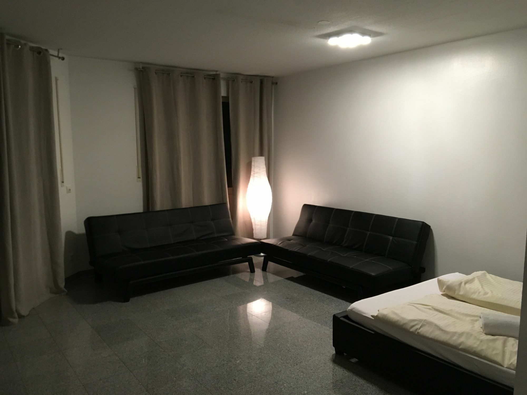 דירות מינכן Kn Kahtan Boarding House מראה חיצוני תמונה