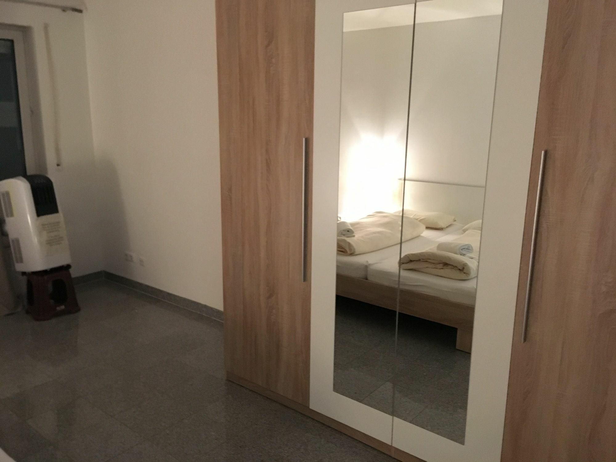 דירות מינכן Kn Kahtan Boarding House מראה חיצוני תמונה